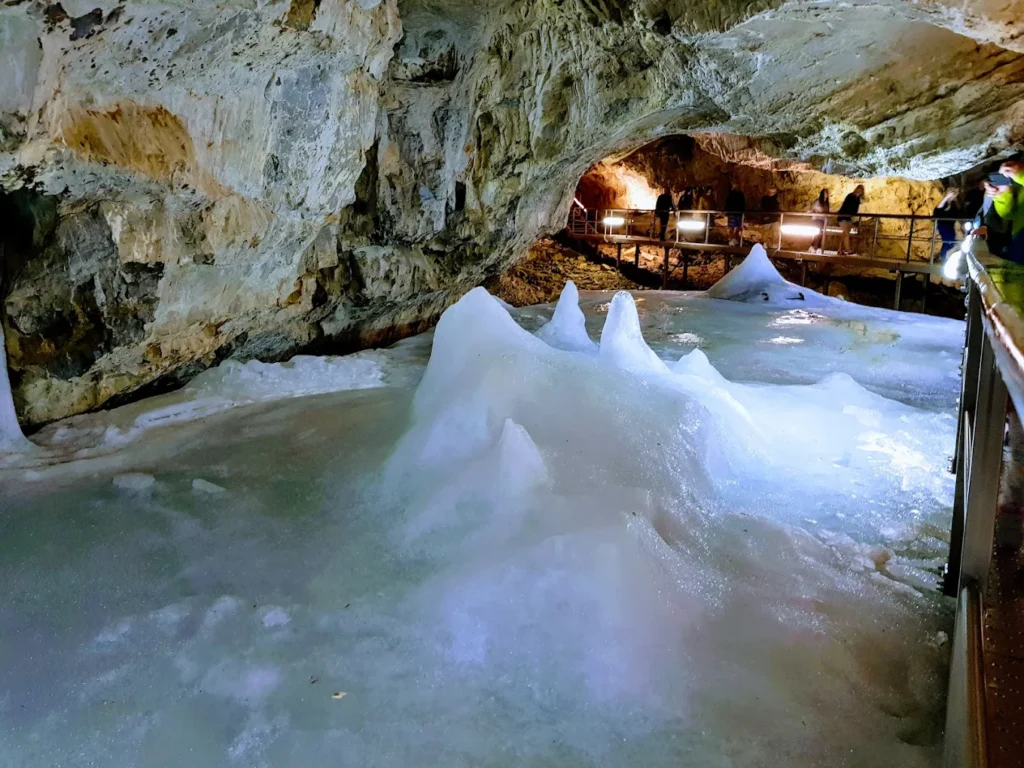 夏日限定|斯洛伐克旅遊 Demanovska Ice Cave