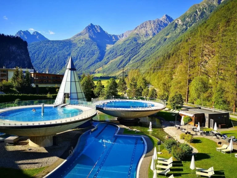 aquadomepool